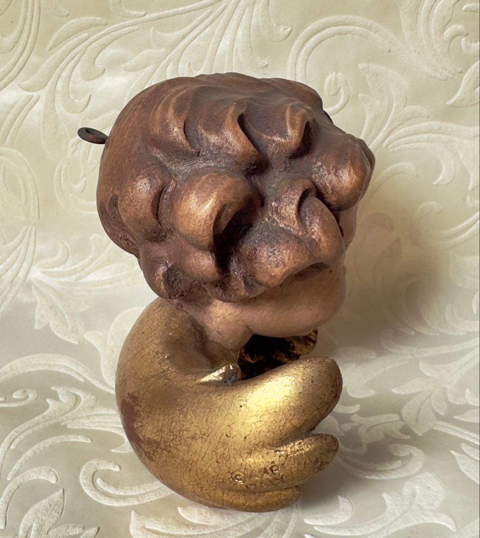 天使セラフィムの彫刻