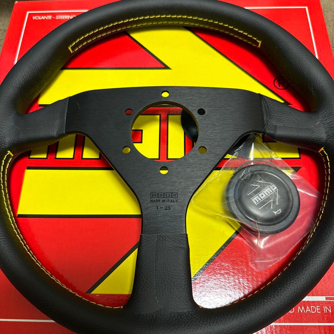 MOMO ヴェローチェ320mm 正規品　新品未使用