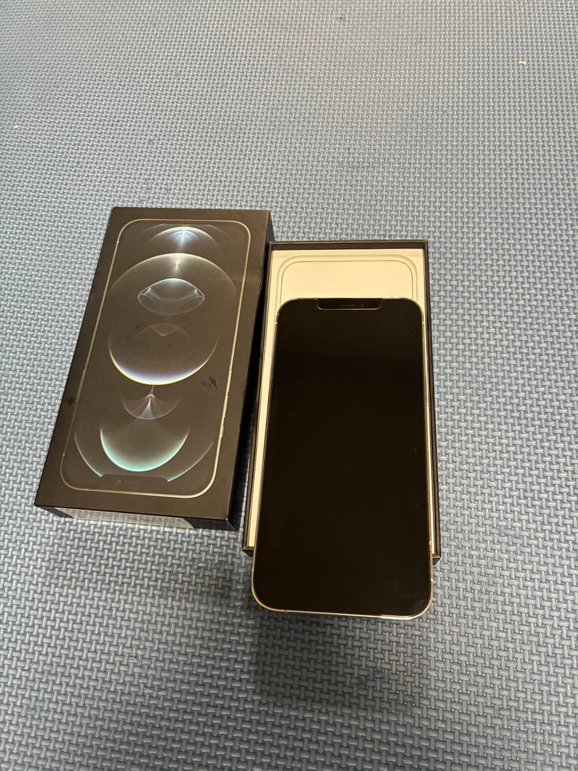 ⭐︎専用です⭐︎【美品】iPhone12Promax256GB シルバー