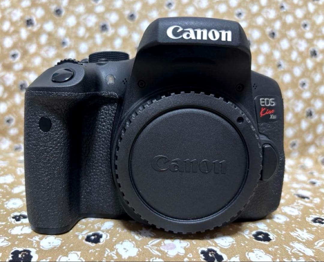 Canon EOS Kiss X8i (W)﻿ダブルレンズセット 一眼レフカメラ