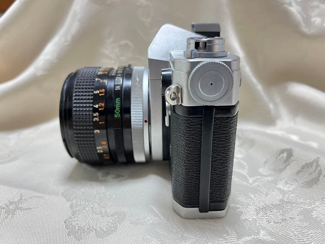 キャノンFX　レンズ開放F1.4でのみ使用可能　ボケの美しい　明るいレンズ