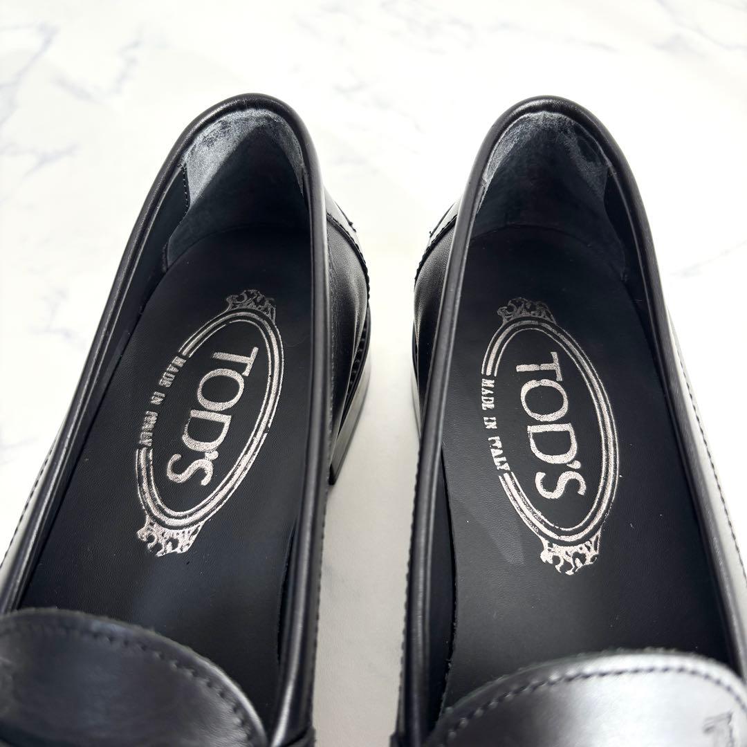 トッズ 35 ローファー 革靴 ラバーぺブル ロゴ レザー ブラック