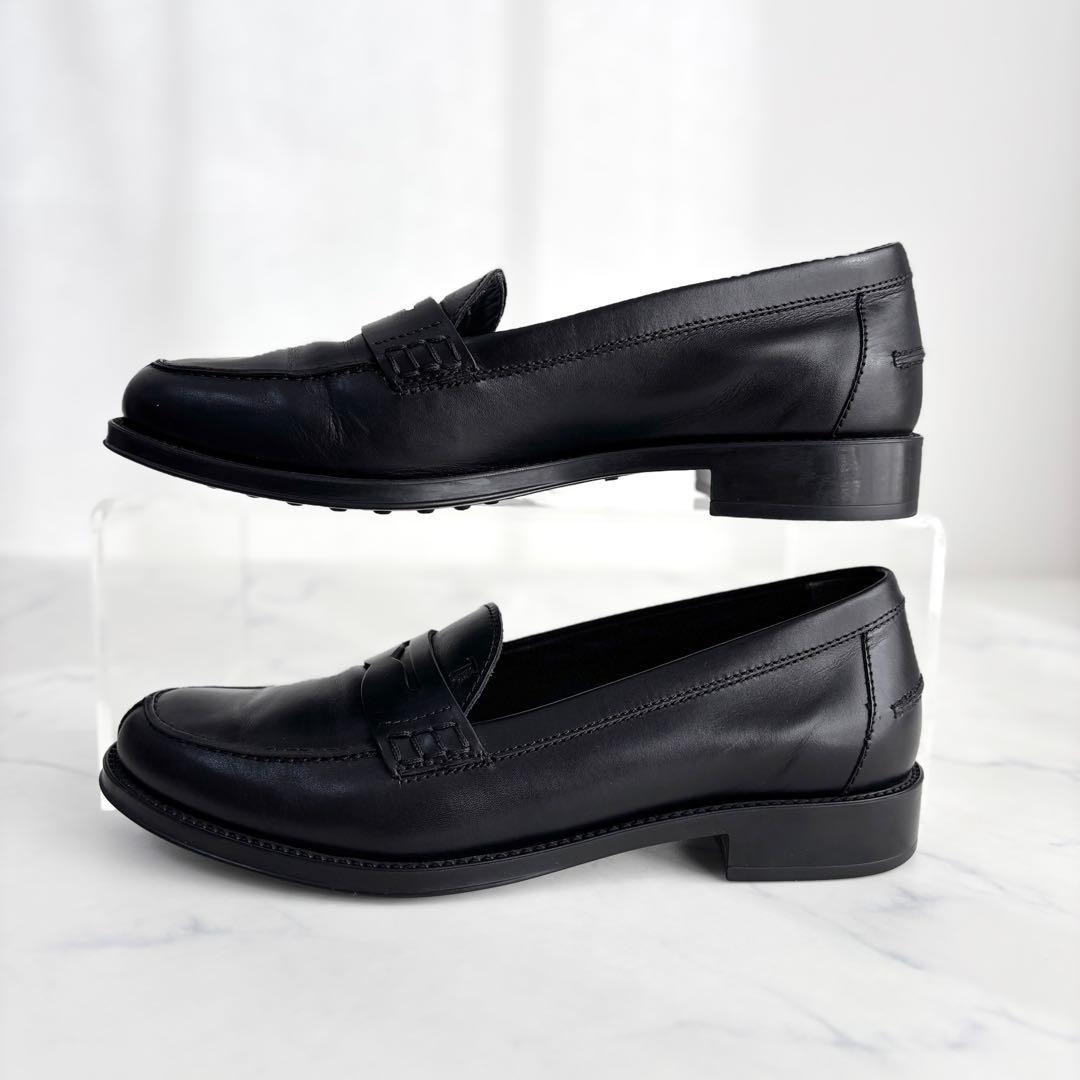 トッズ 35 ローファー 革靴 ラバーぺブル ロゴ レザー ブラック