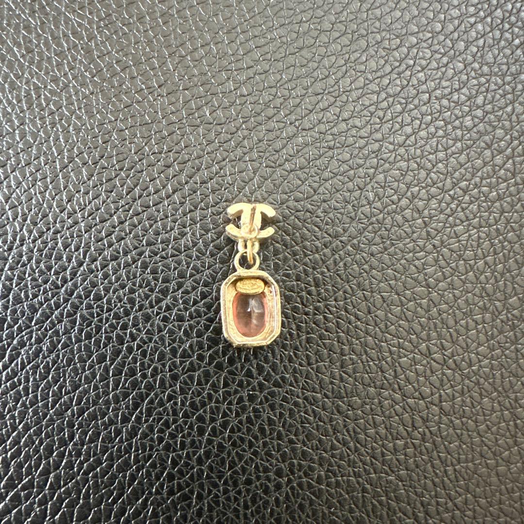 CHANEL ピンク宝石付きピアス片耳