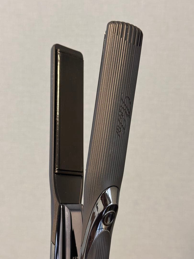 リファ　ストレートアイロン　ブラック　美品　2024年購入品