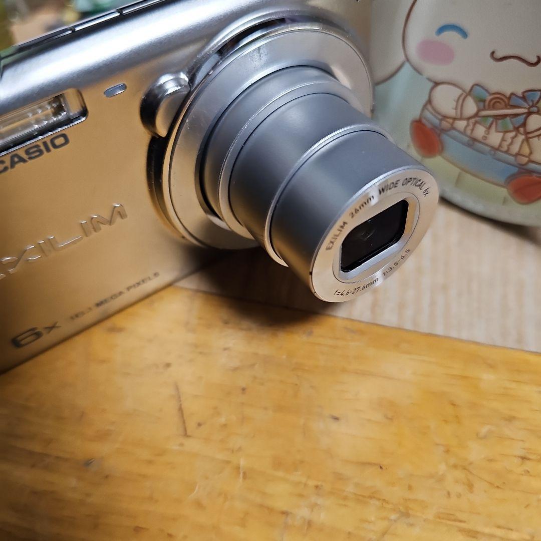 CASIO EXILIM EX-ZS25 シルバー