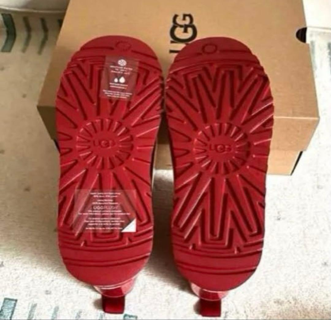 UGG 新品 クラシックミニ　クリア　23㎝　ブーツ　年末SALE開催中‼️