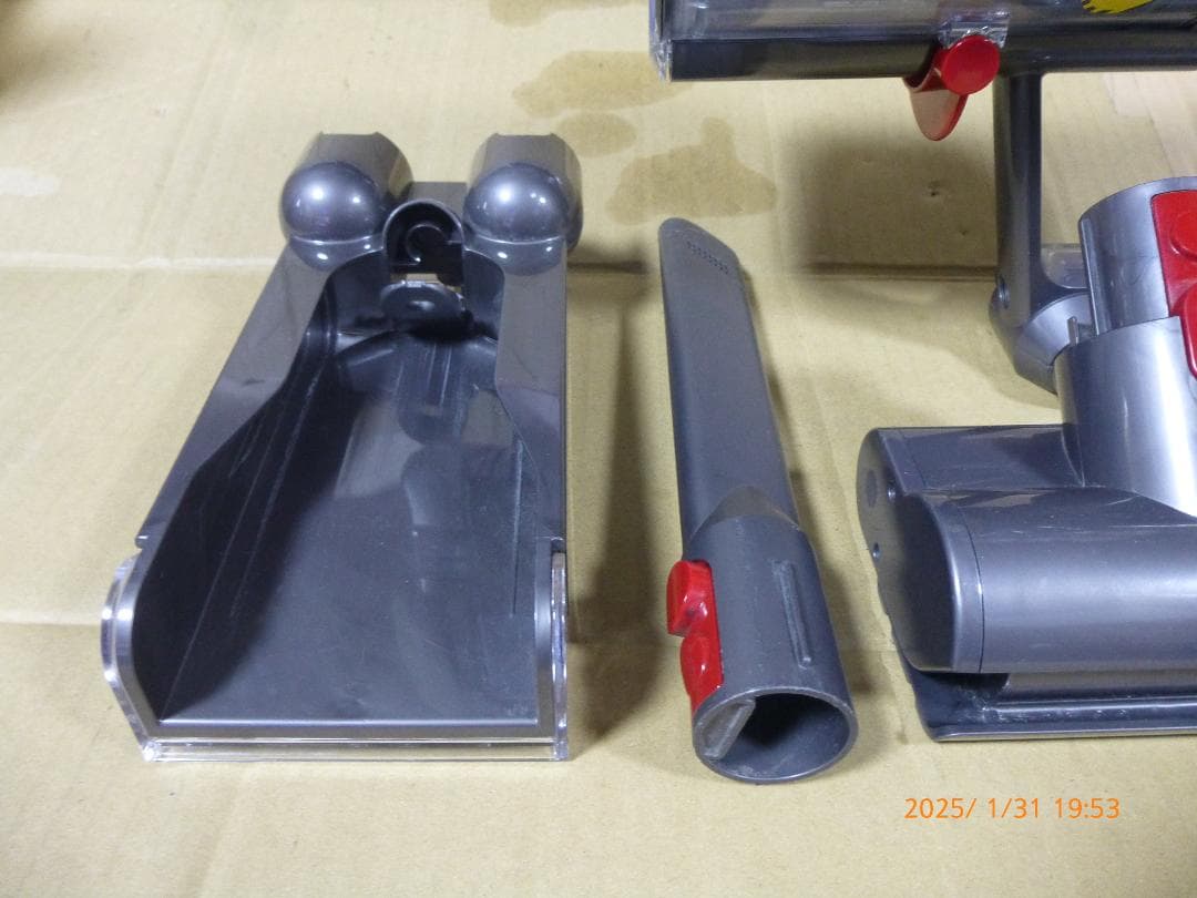 タイムセール開催中　ダイソンSV12　 ミニブラシヘッド装着でエコ50分