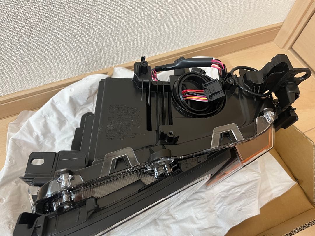 トヨタ純正 ランクル250丸目ヘッドライト 右側