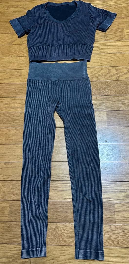 【sukala】ヨガウェア　ストライプ柄 ダークグレー セットアップ Sサイズ