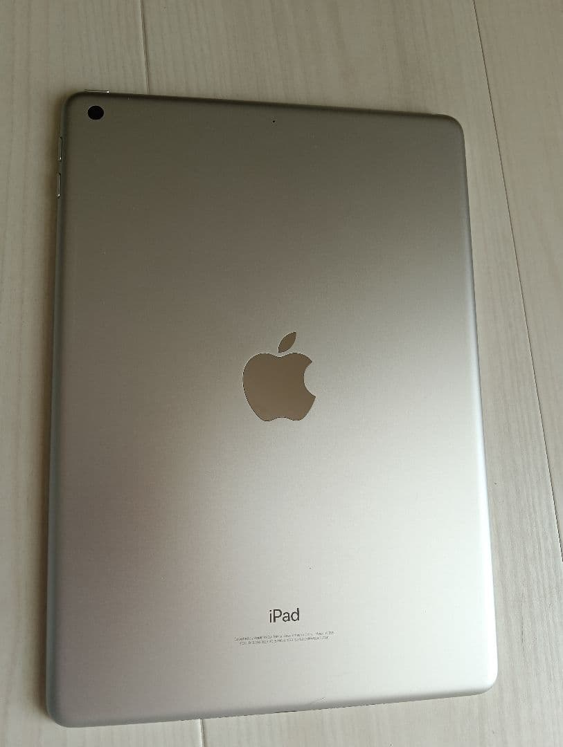 iPad A1893 32GB 9.7インチ　第六世代