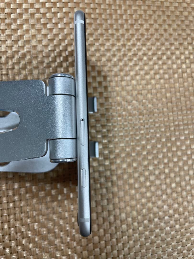 iPhone SE 第3世代 64 GB スターライトSIMフリー【7313】