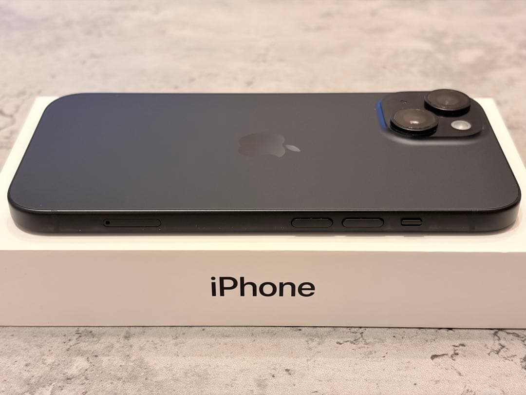 iPhone 15 256GB simフリー