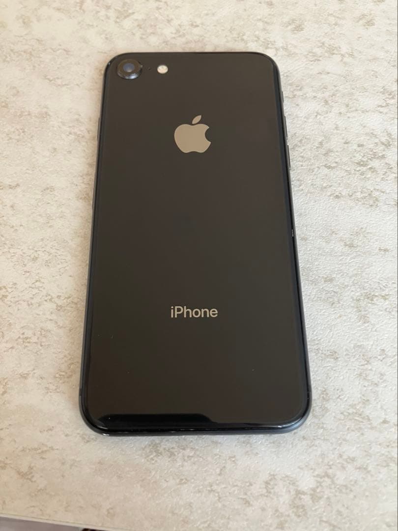 iPhone 8ブラック 画面ひび割れあり
