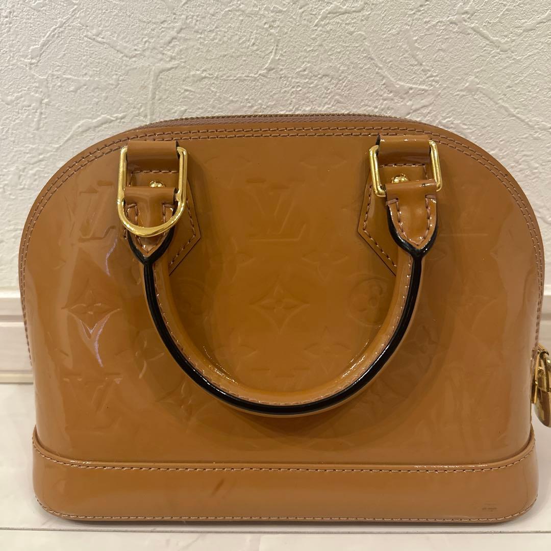 ルイ・ヴィトン ベージュ ヴェルニ　ハンドバッグ　ショルダー付