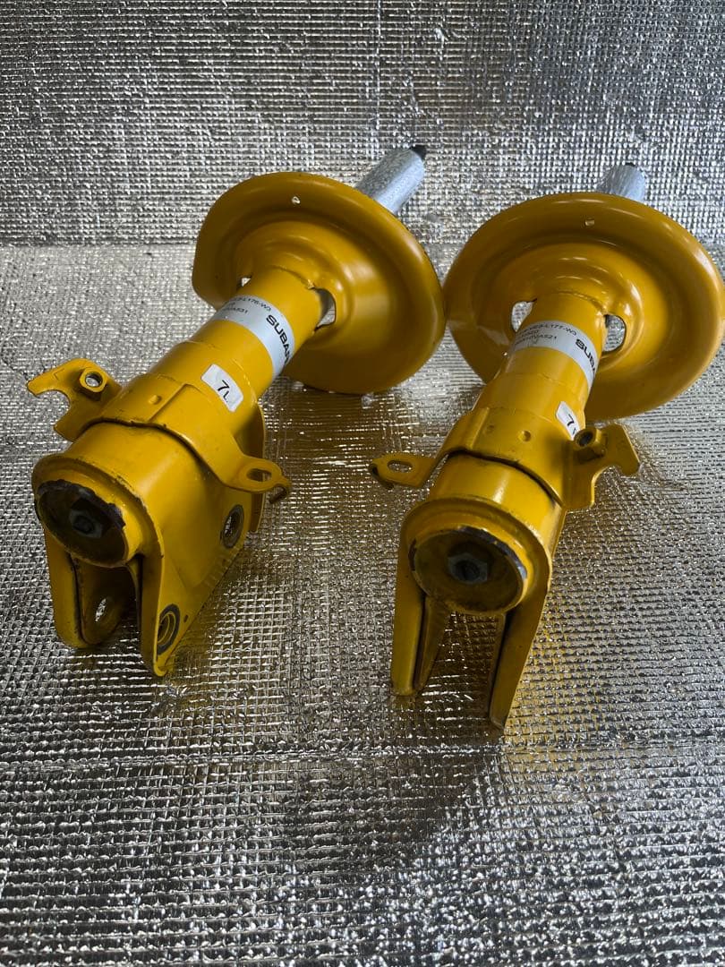 VM4 レヴォーグ　フロントショック