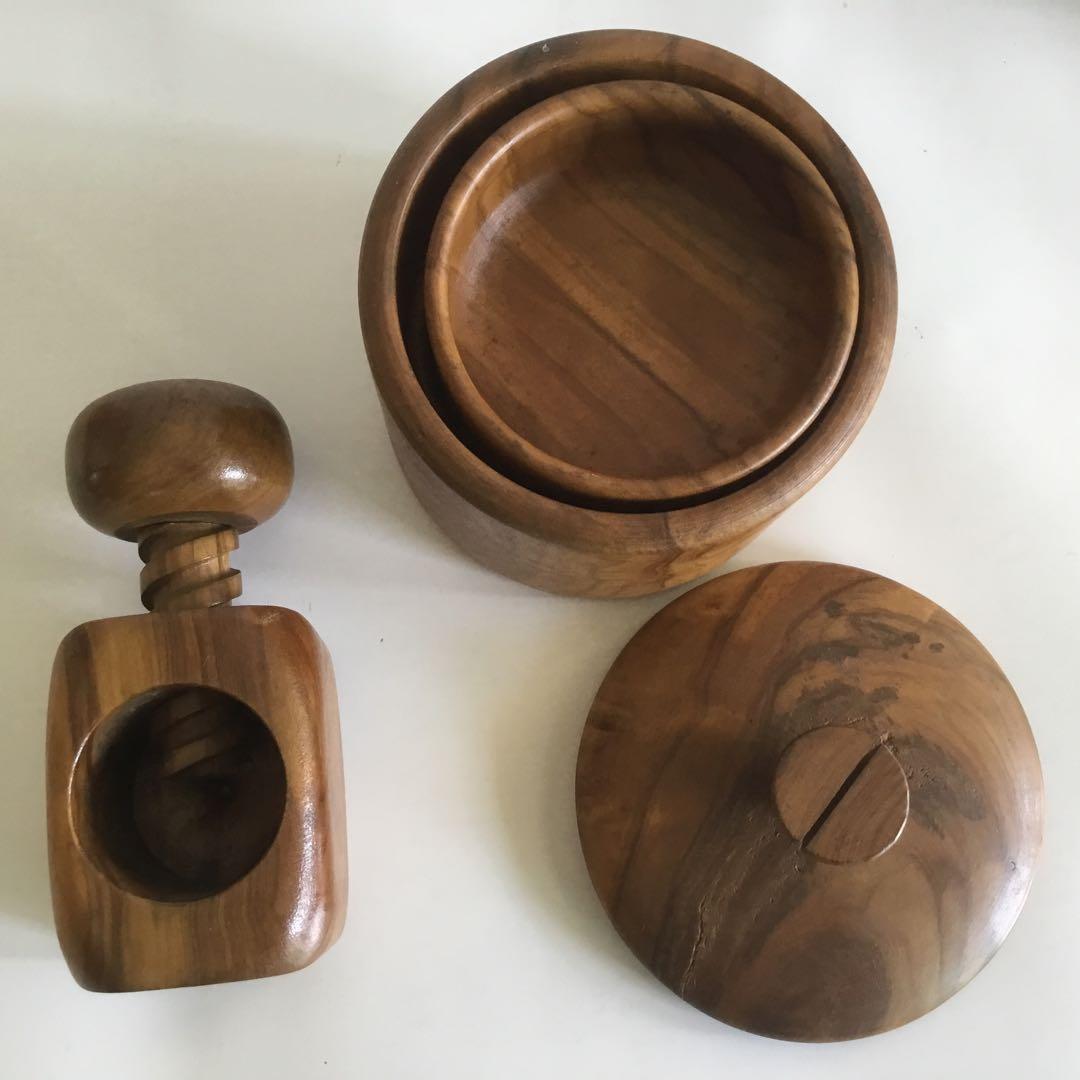 Oliv art 胡桃割り　蓋付き容器　小皿２個　計４点　ヴィンテージ