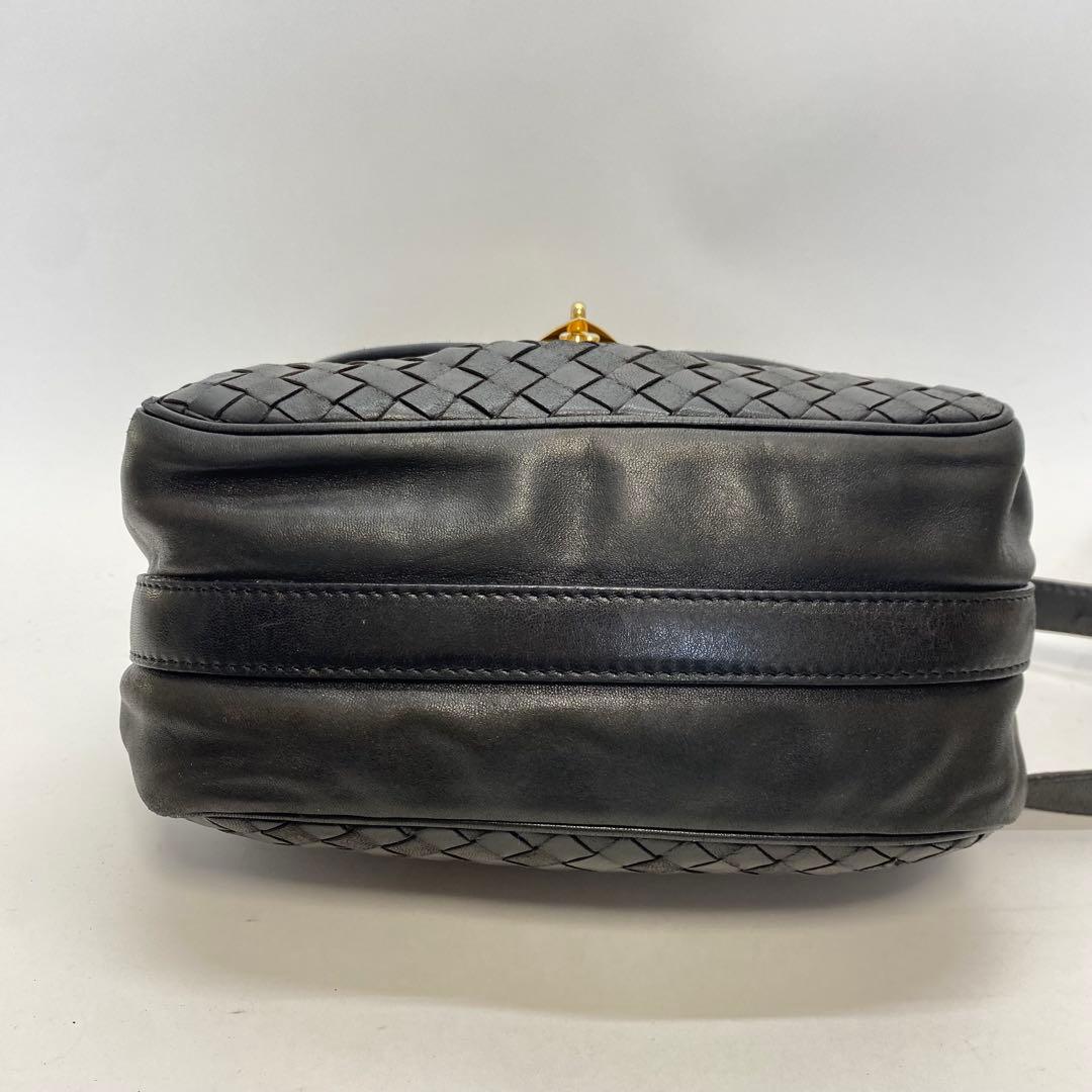 ボッテガヴェネタ ブラック イントレチャート ターンロック ショルダーバッグ