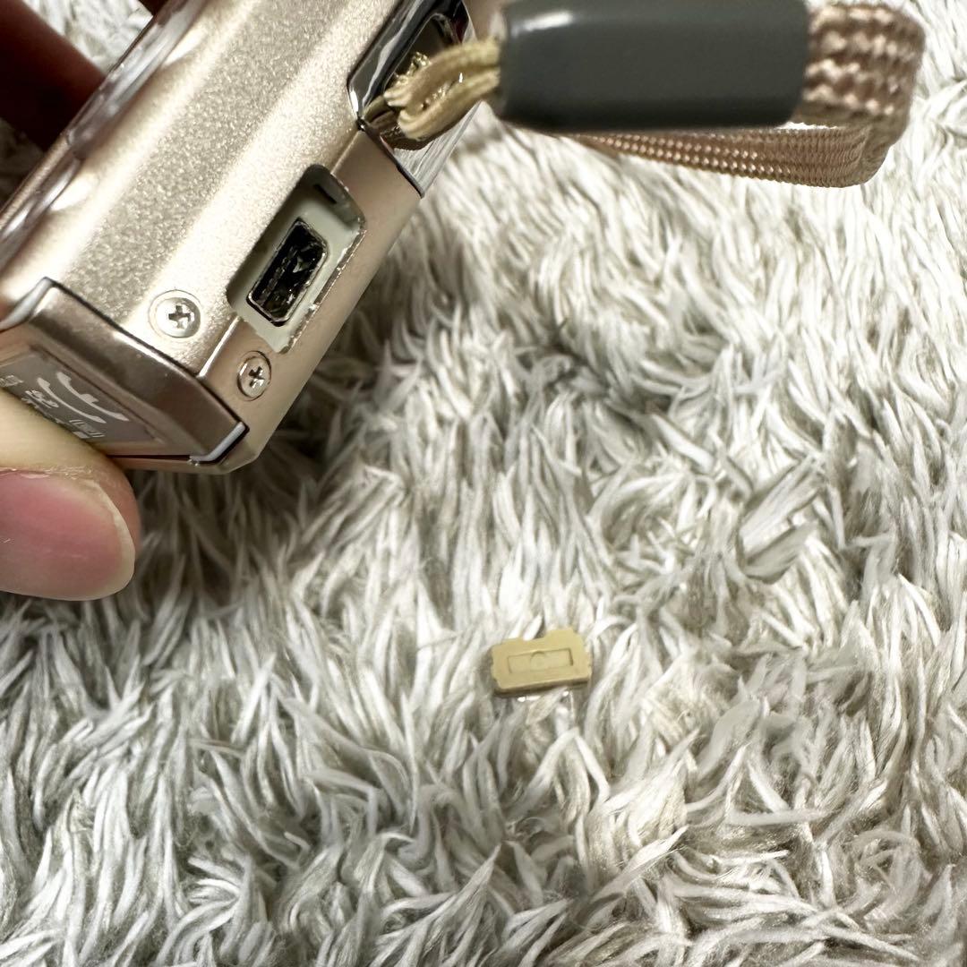 【美品】CASIO カメラ　EX-Z250 ゴールド　デジタルカメラ