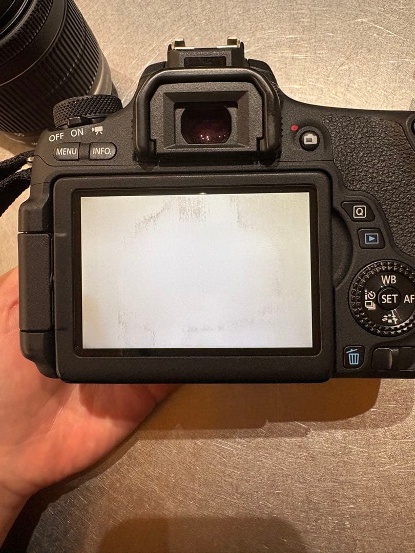 【ジャンク】Canon EOS 8000D 標準レンズセット 付属品・バッグ付