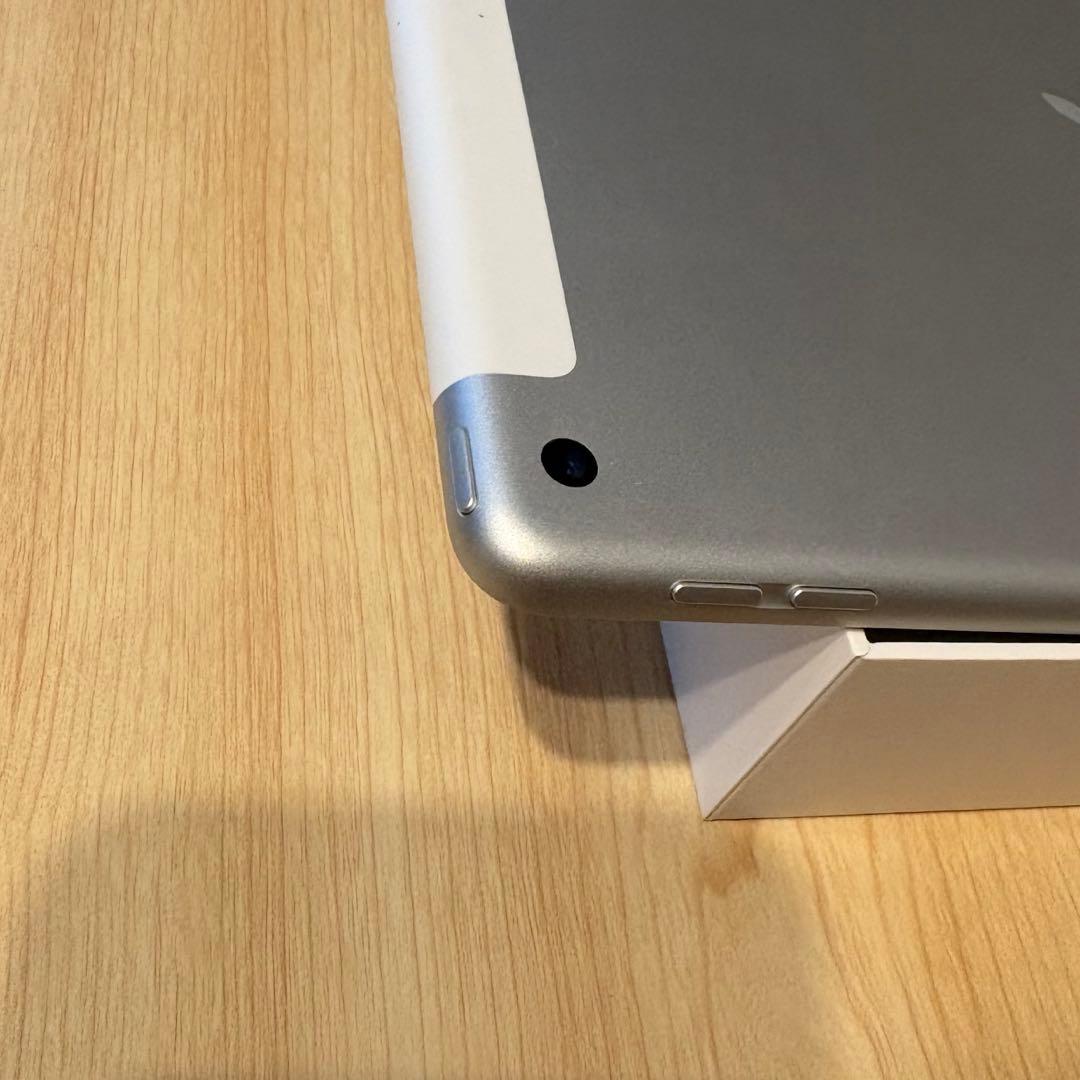 【美品】Apple iPad 第7世代 Wi-Fi+Cellular 32GB