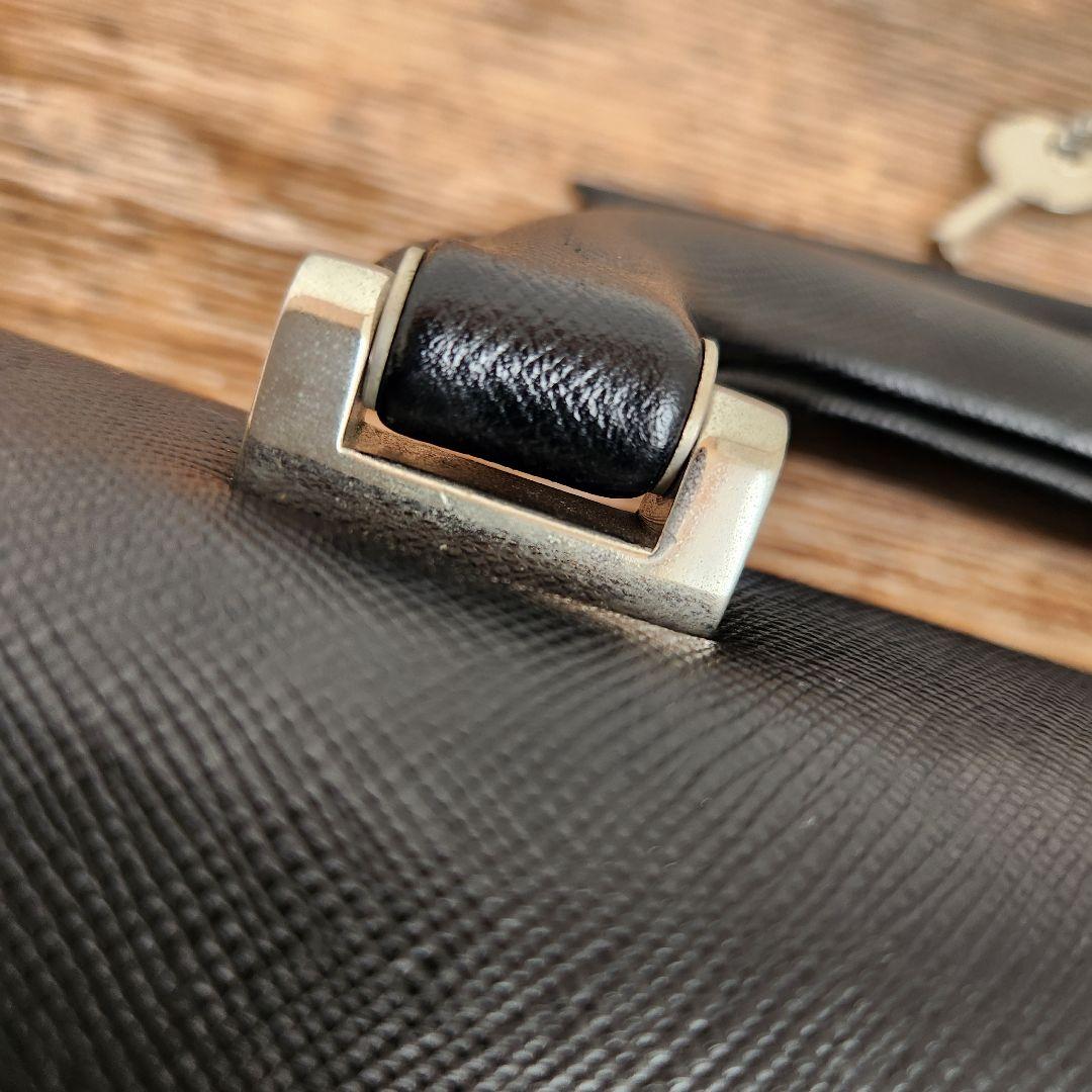 Burberry 高級ビジネスバッグ　ダレスバック　鍵付き　サフィアーノレザー