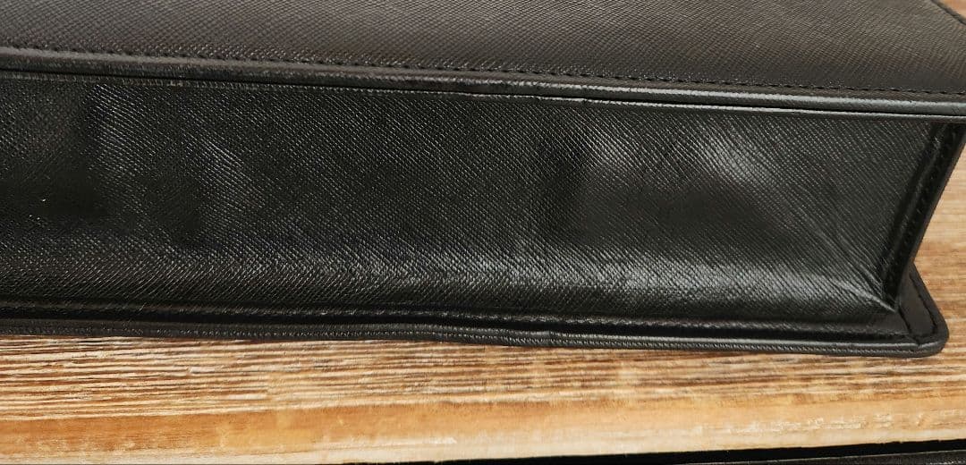 Burberry 高級ビジネスバッグ　ダレスバック　鍵付き　サフィアーノレザー