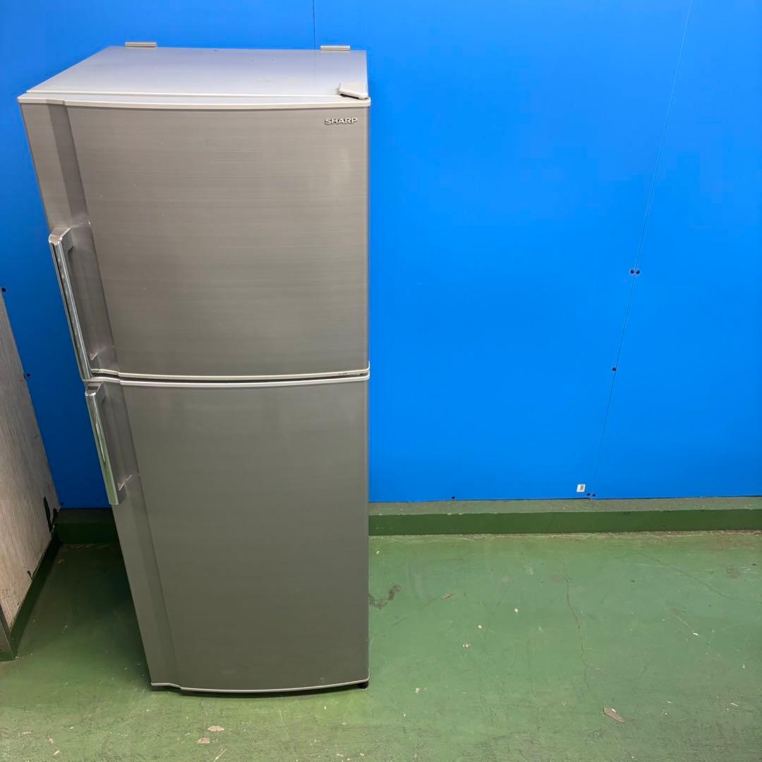 570 シャープ　中型冷蔵庫　200L強　格安　小型　一人暮らし　同棲