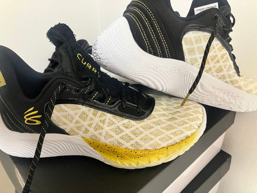 シューズ(男性用) Under Armour Curry 9 27cm