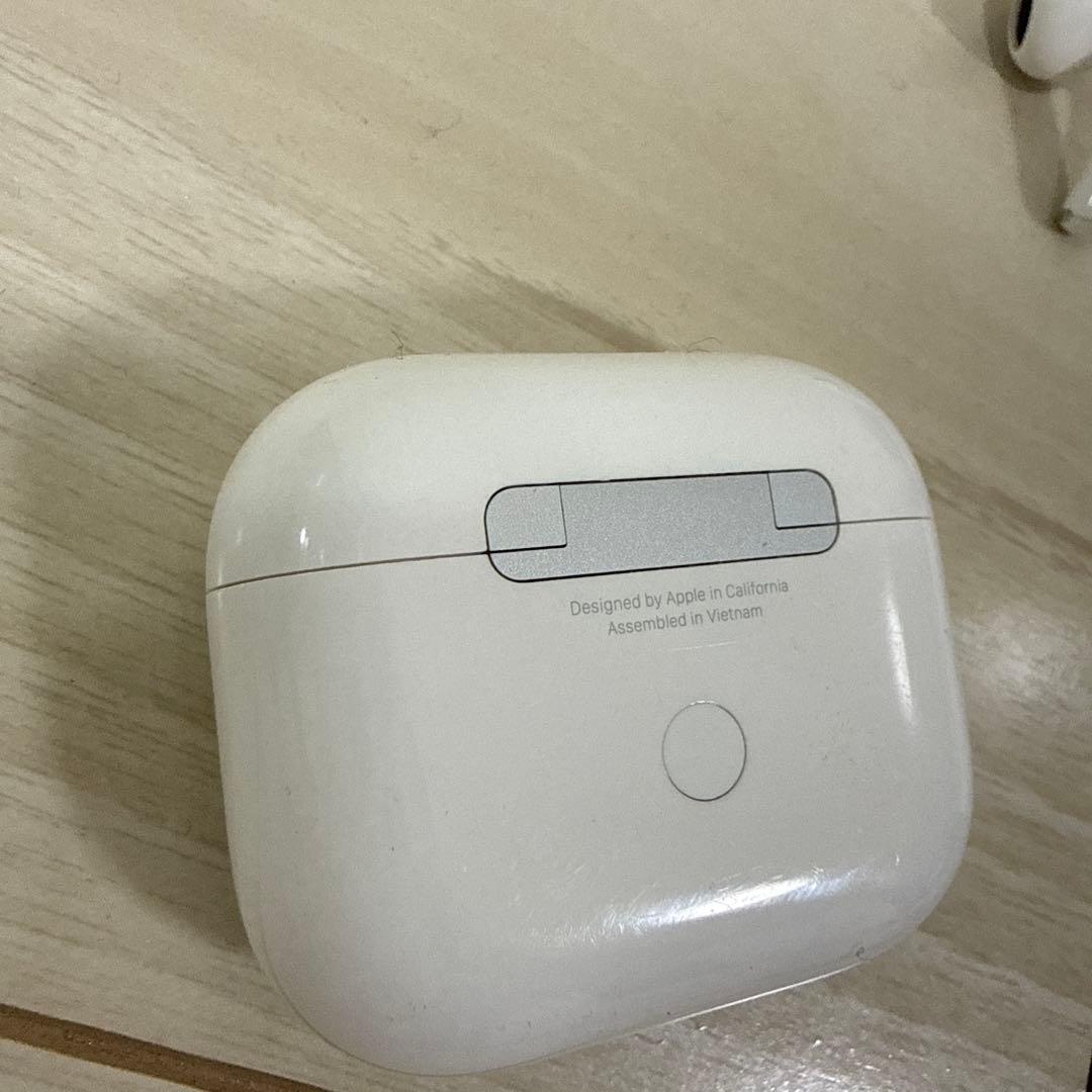 Apple AirPods 第3世代 充電ケース付き MPNY3J/A