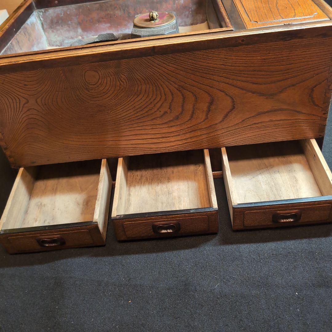 【火鉢】江戸火鉢　欅の見事な木目　酒を燗できる鉄瓶と五徳が一体化　備長炭藁灰付き