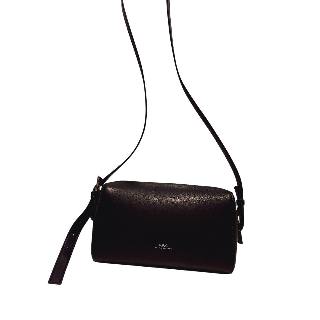 【APC】ショルダーバッグ Nino カメラバッグ 黒 レザー