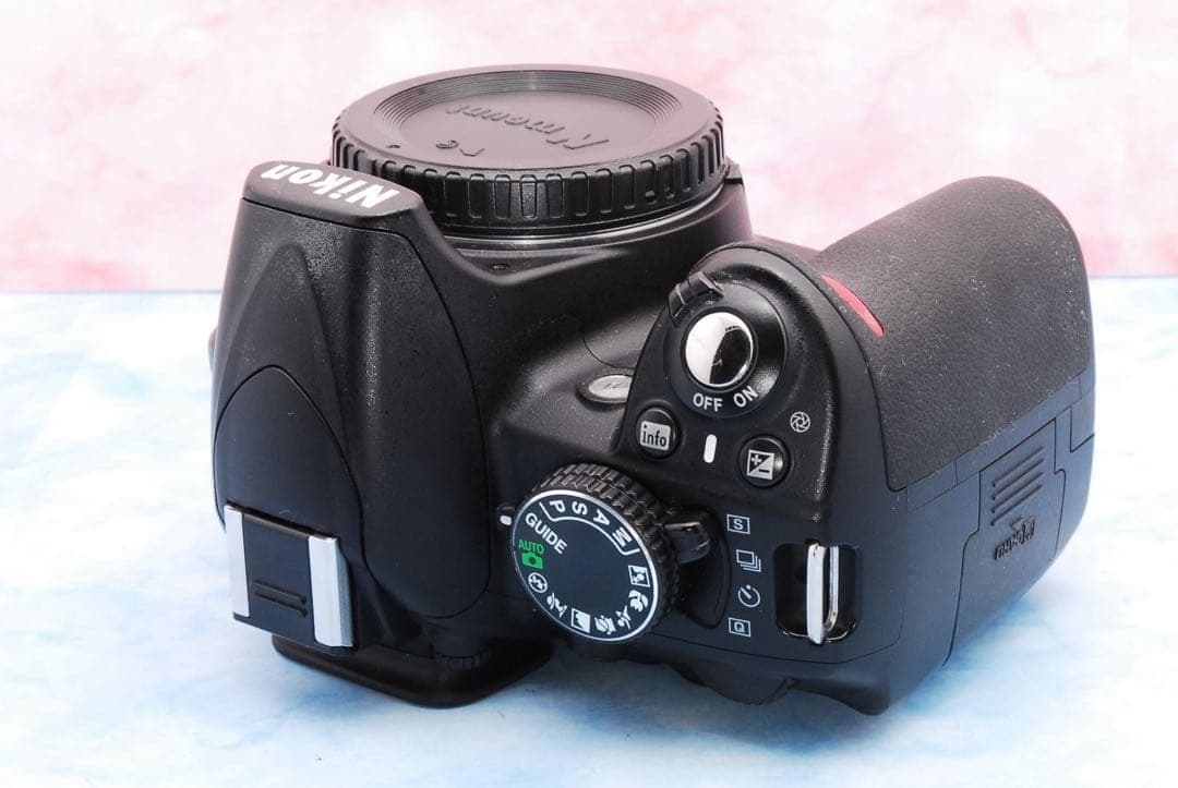 Nikon D3100★初心者向け★手ぶれ補正レンズ付★一眼レフカメラ