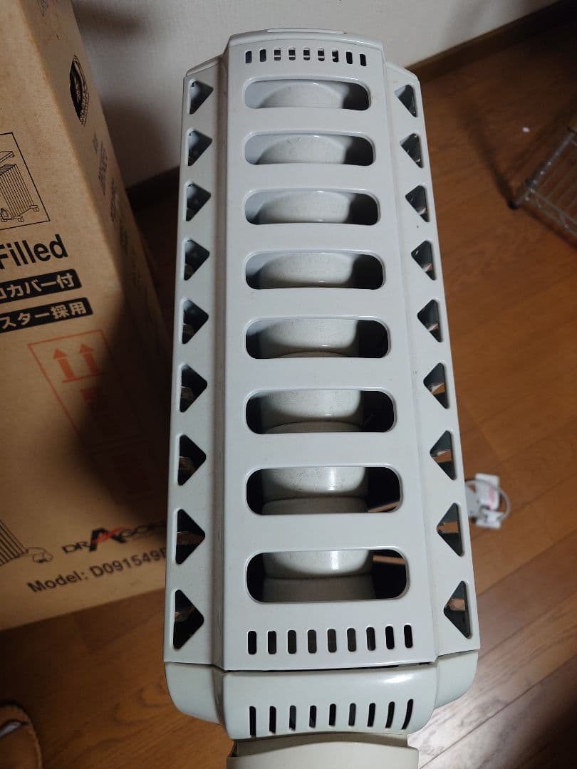 デロンギ　オイルヒーター　D091549EFS　暖房