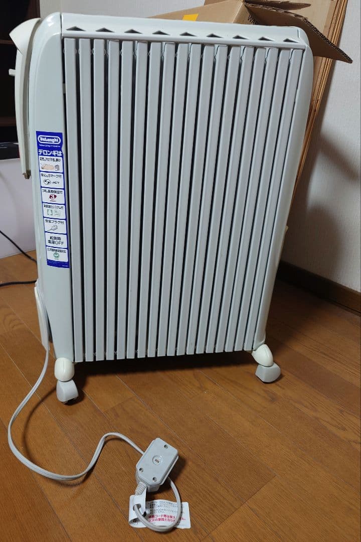 デロンギ　オイルヒーター　D091549EFS　暖房