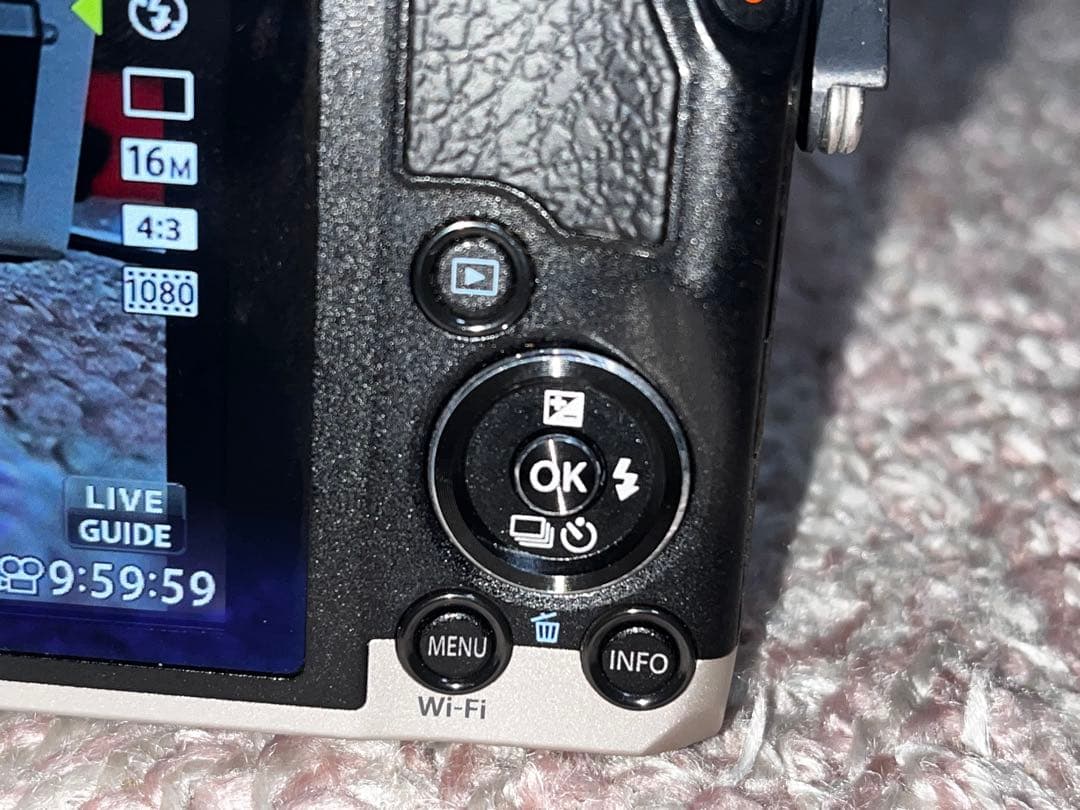 OLYMPUS STYLUS SH-3　コンパクトデジタルカメラ