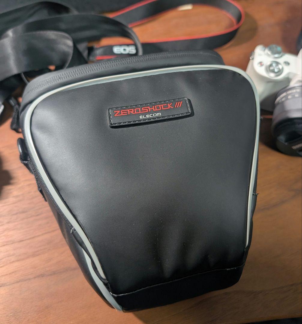 Canon EOS Kiss M ホワイト 15-45mm　レンズキット