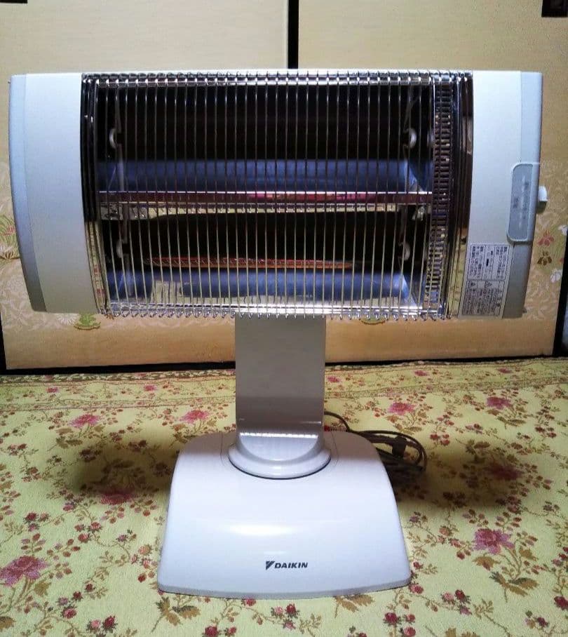 ダイキン セラムヒート 遠赤外線暖房機