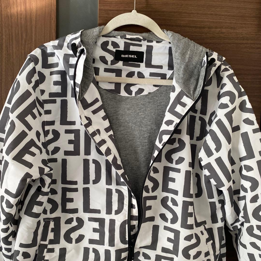 りんごママ　ディーゼル　16Y（160〜）総ロゴ　ナイロンパーカー