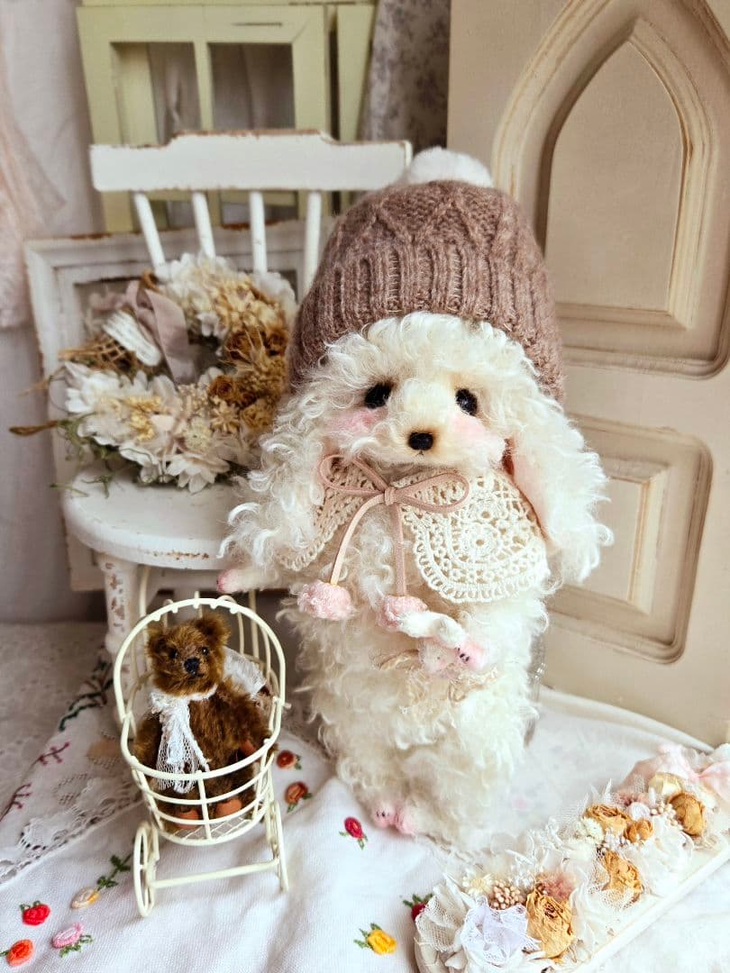 ミルク色のトイプードルちゃん毛糸のお帽子&ストールおめかしstyle テディベア