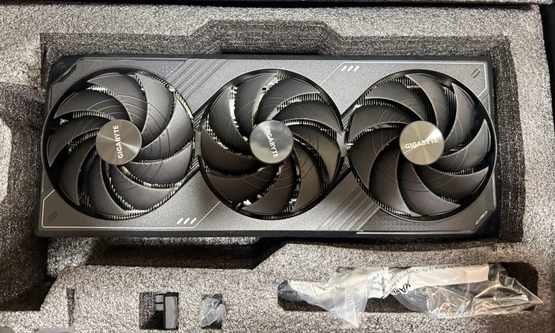 GIGABYTE GEFORCE RTX 5090 基板（PCB）なし