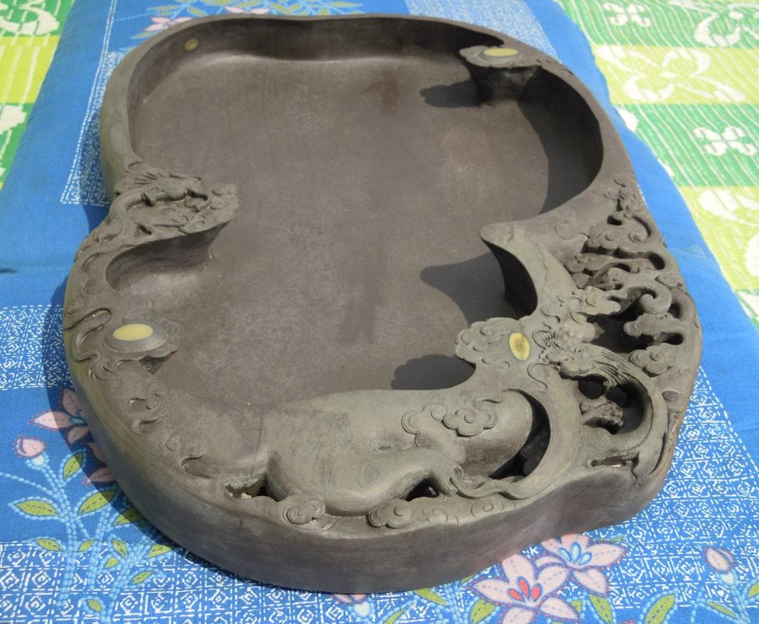 端渓 筆洗い 眼柱多数 彫刻 箱付き　文具四宝 ！！