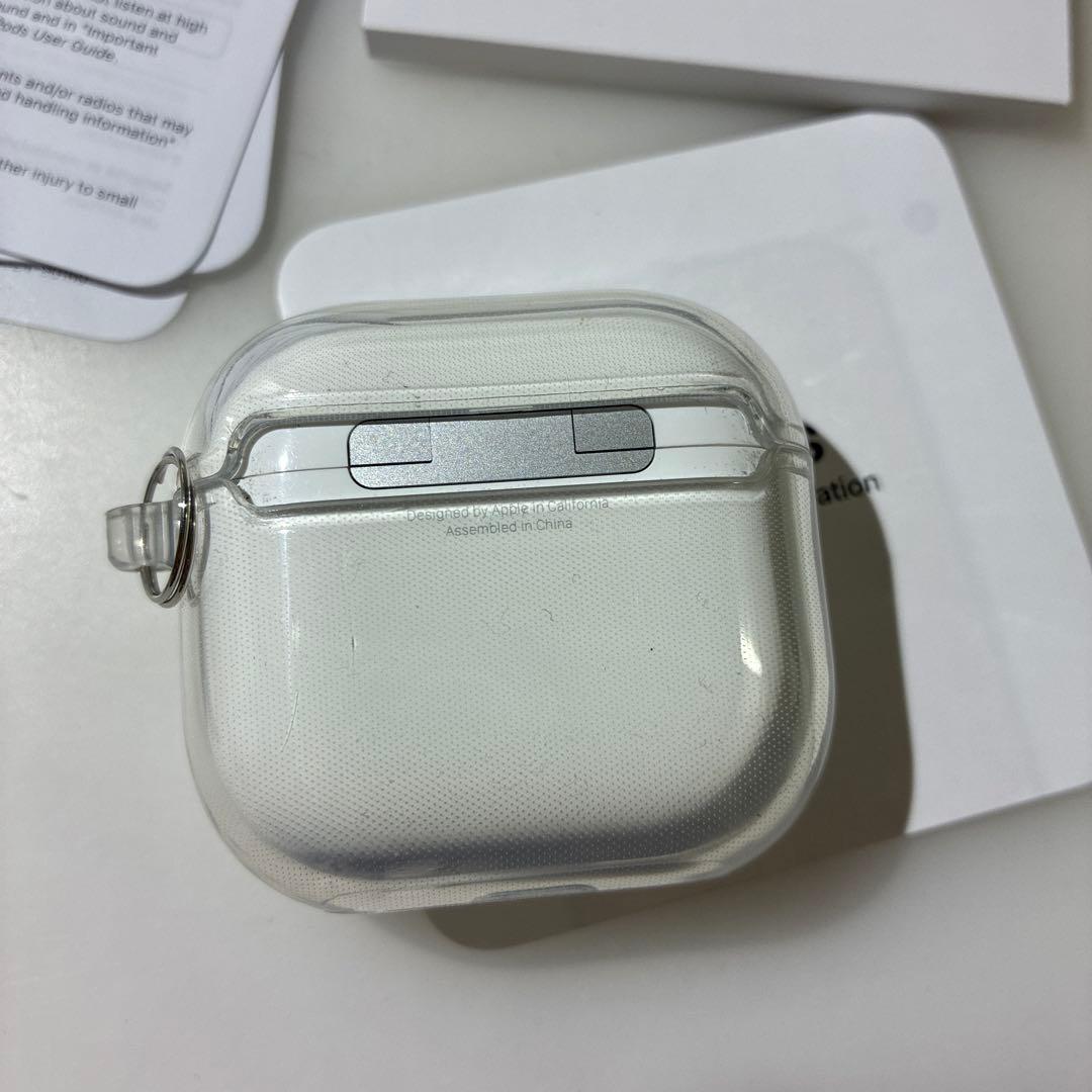 Apple AirPods 4 (第4世代) 未使用　ケース付き