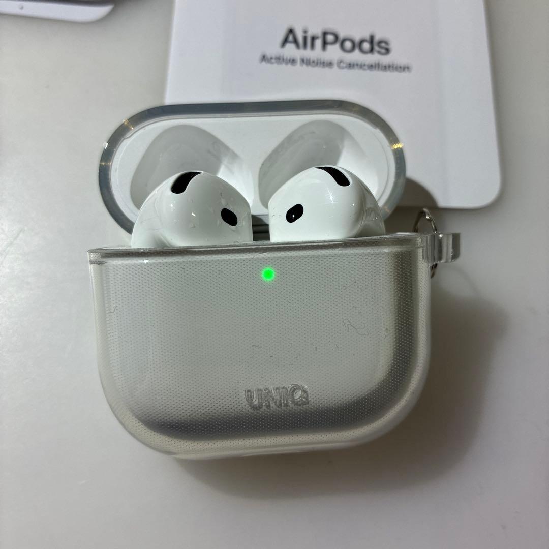Apple AirPods 4 (第4世代) 未使用　ケース付き