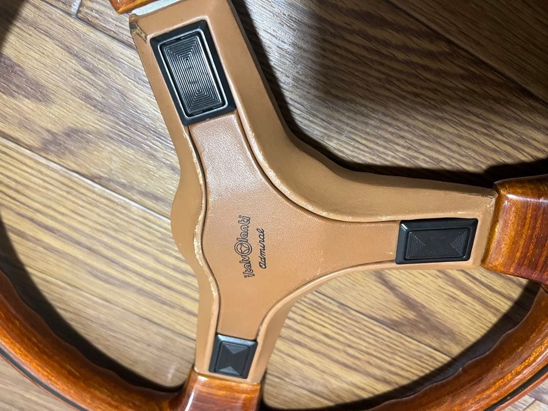 イタルボランテ　アドミラルitalvolanti admiralステアリング