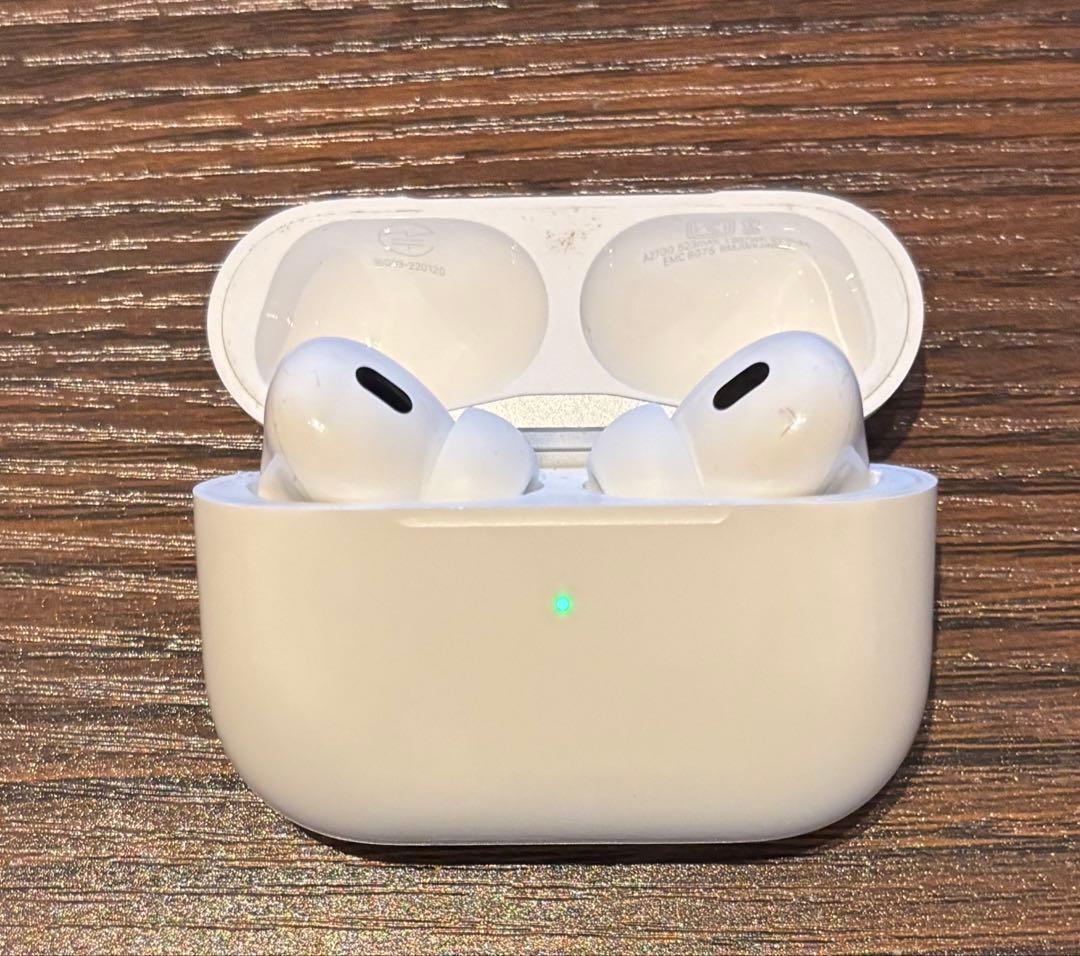 AirPods Pro2 本体、ケース