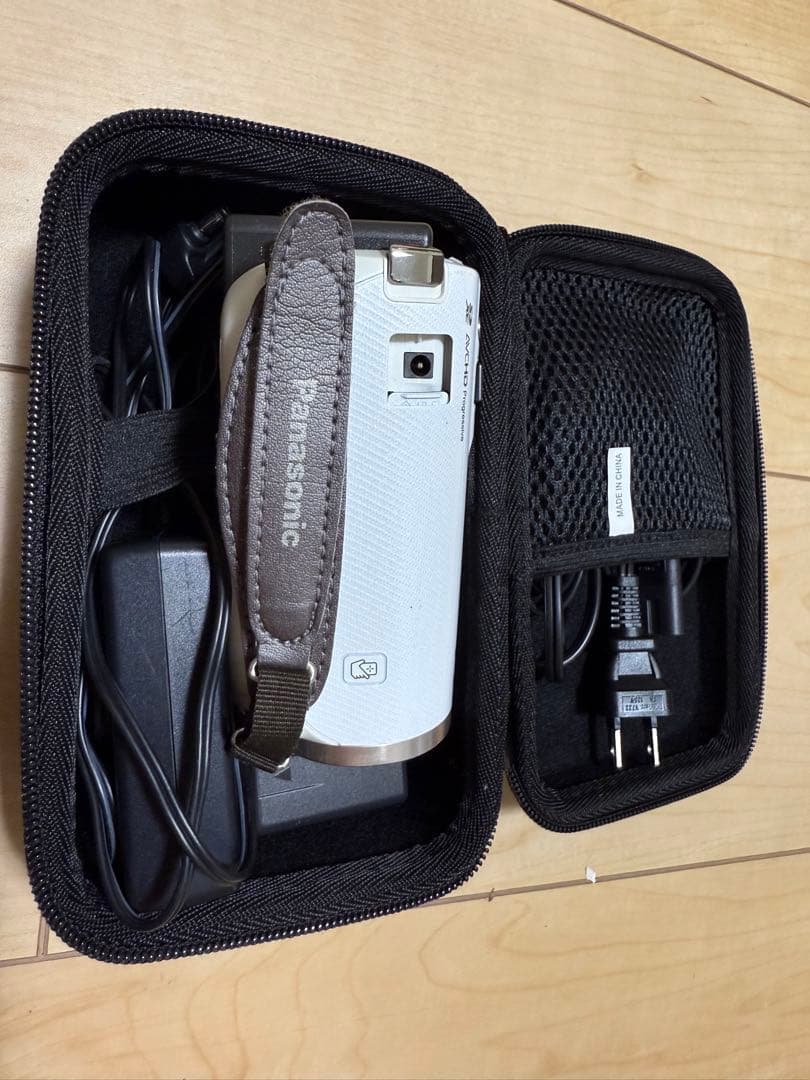 Panasonic HC-V520M ホワイト ビデオカメラ