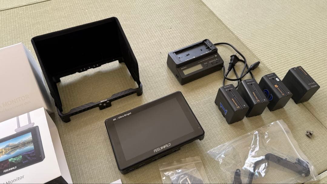 Feelworld LUT7 PRO 7インチ　+ Nitzeケージ