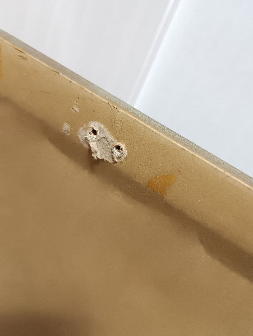 美容室　ゴールドの長方形壁掛け鏡