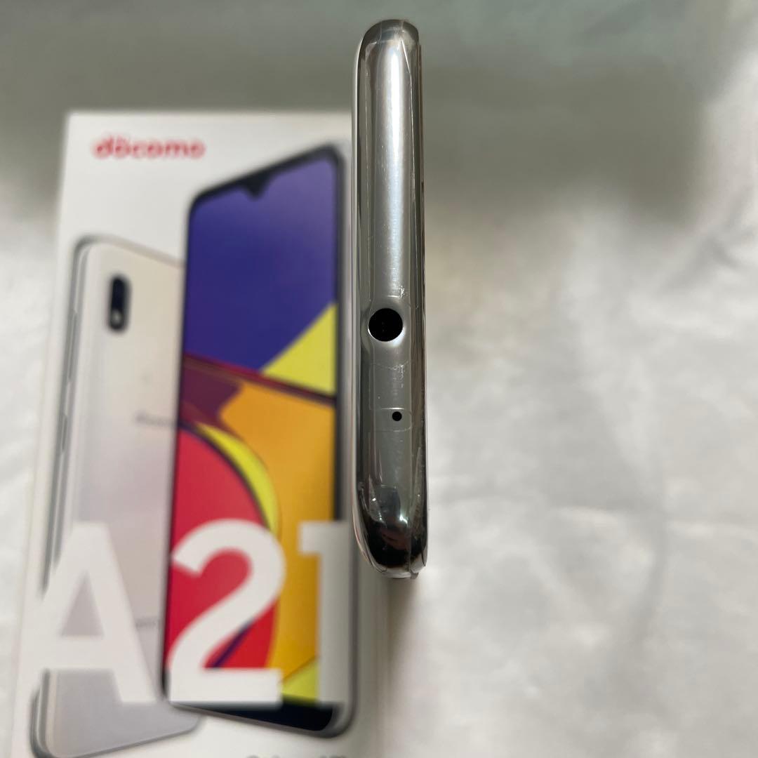 ドコモ ギャラクシー A21 白